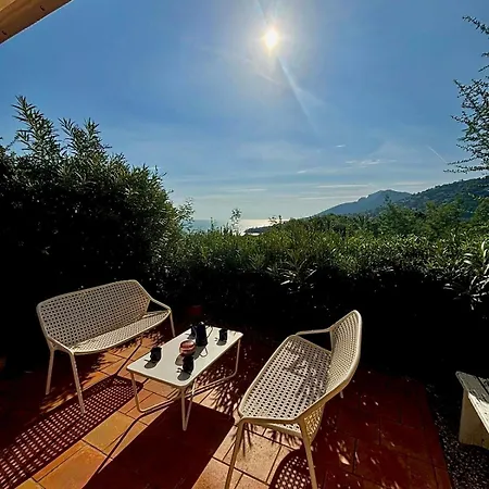 Lägenhet Duplex Vue Dans Avec Piscine Et Parking Théoule-sur-Mer