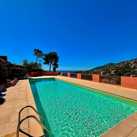 Duplex Vue Dans Avec Piscine Et Parking Théoule-sur-Mer